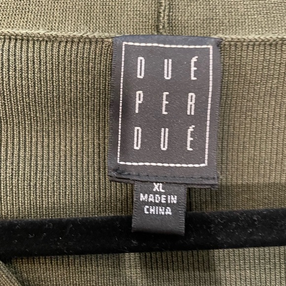 Due Per Due 3/4 Sleeve Sweater 80% Silk 12% Nylon 8% Spandex XL Dry Clean - Picture 2 of 3